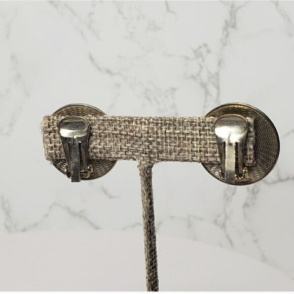 VINTAGE 1950s Platter Style Clip-On Earrings - Picture 3 of 7